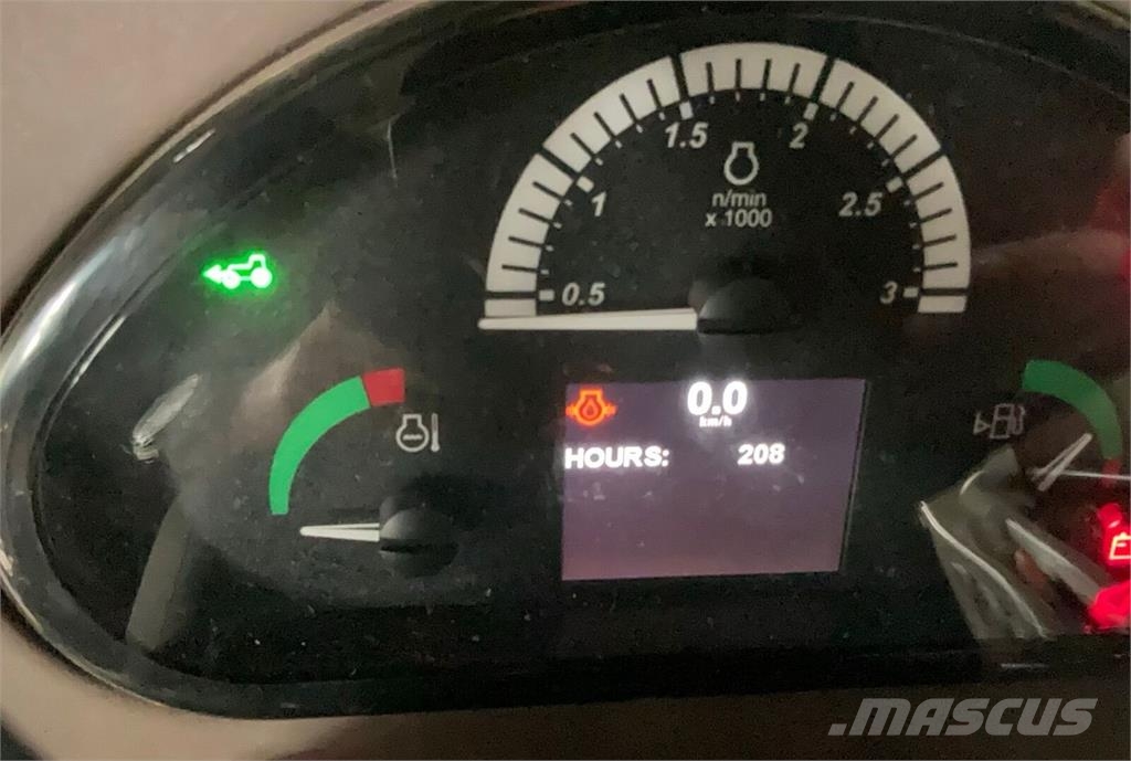 John Deere 5075 GN الجرارات