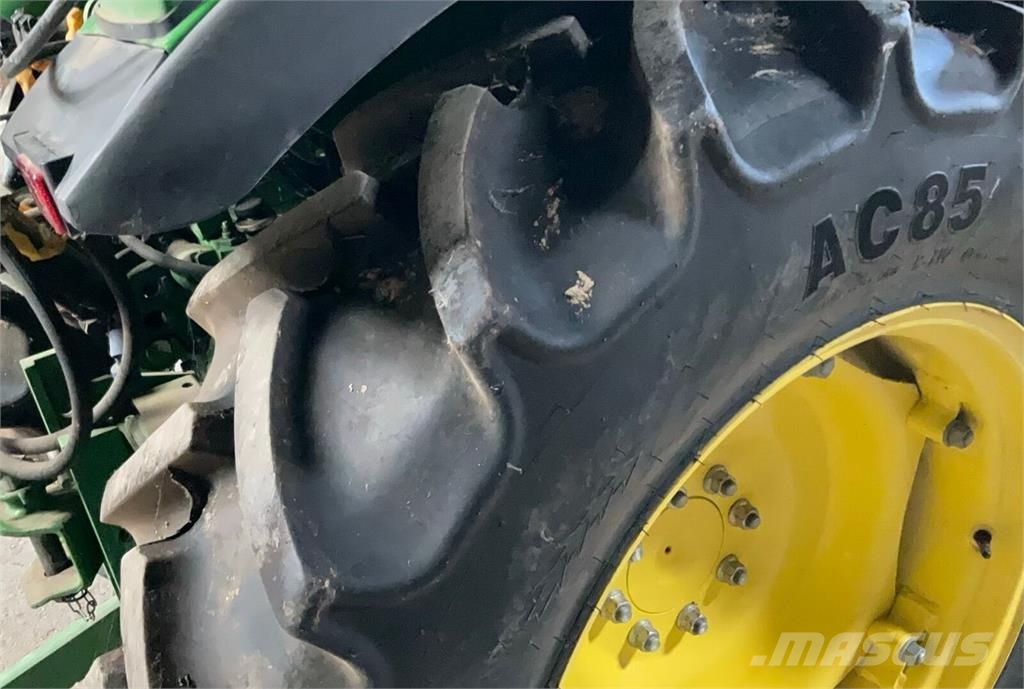 John Deere 5075 GN الجرارات