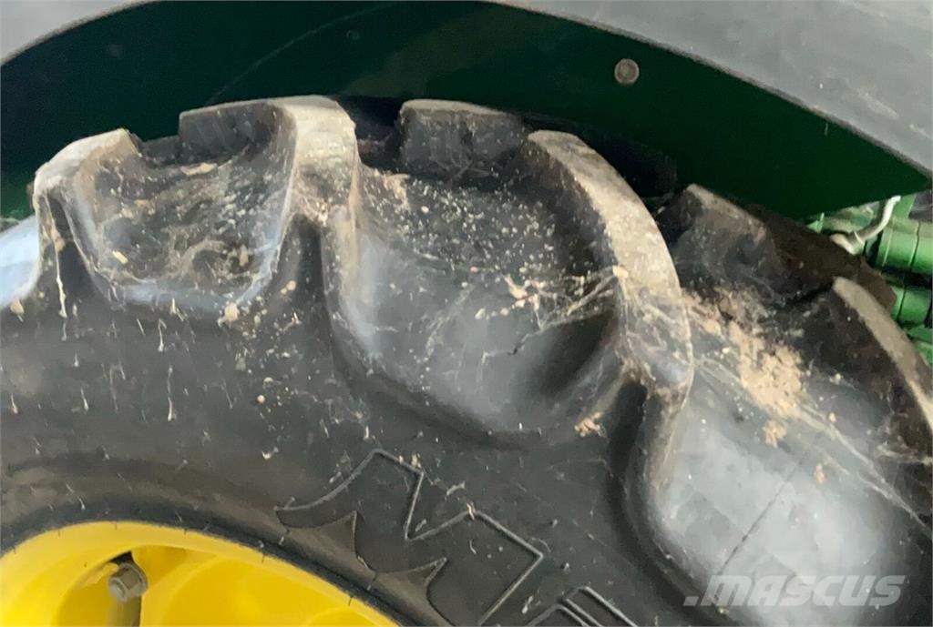 John Deere 5075 GN الجرارات