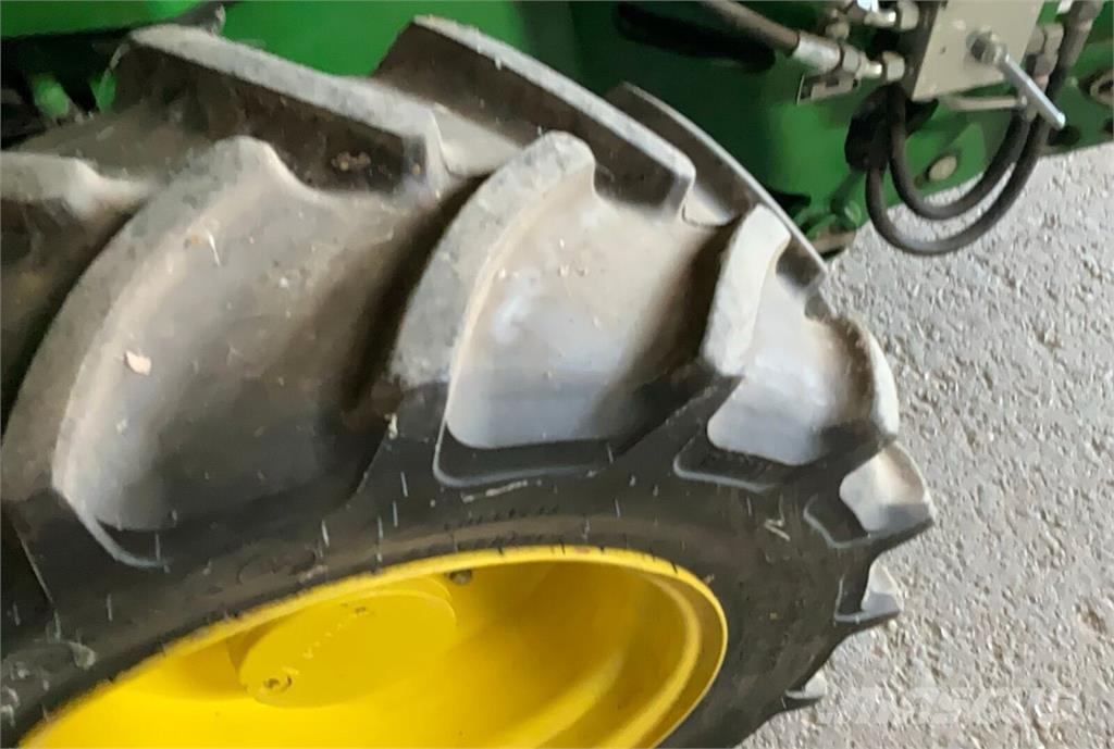 John Deere 5075 GN Traktorit