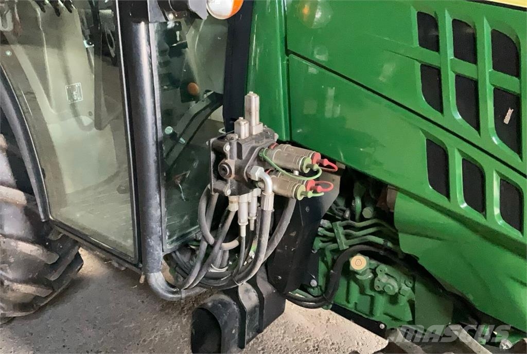 John Deere 5075 GN Traktorit