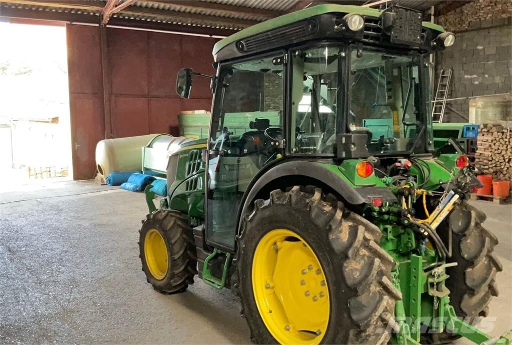 John Deere 5075 GN Traktorit