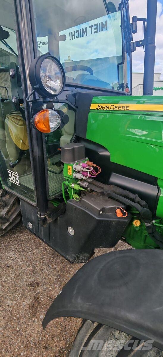 John Deere 5090GF 트랙터