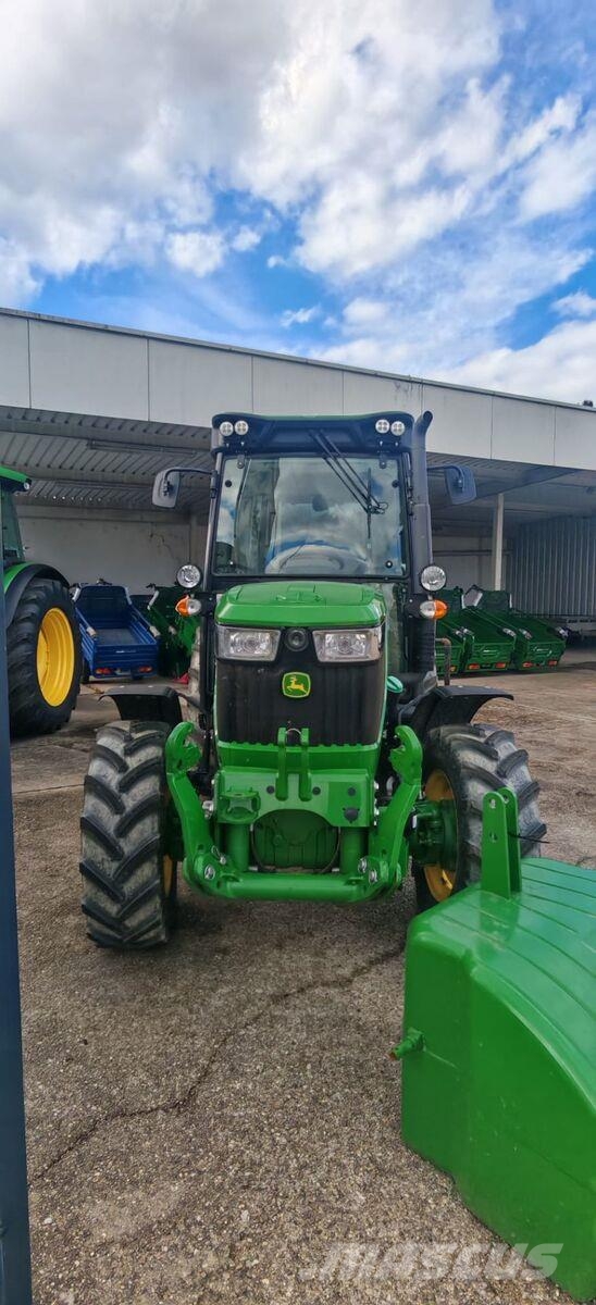 John Deere 5090GF 트랙터