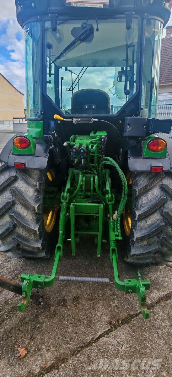 John Deere 5090GF 트랙터