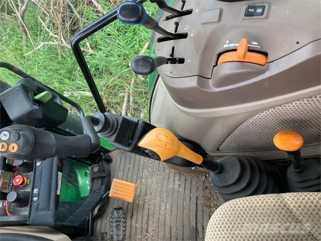 John Deere 5100M Trattori