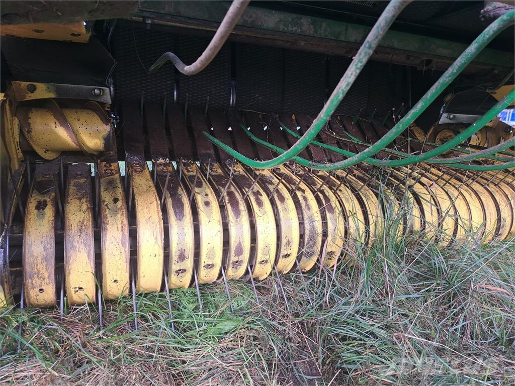 John Deere 570 Masina de balotat cilindric
