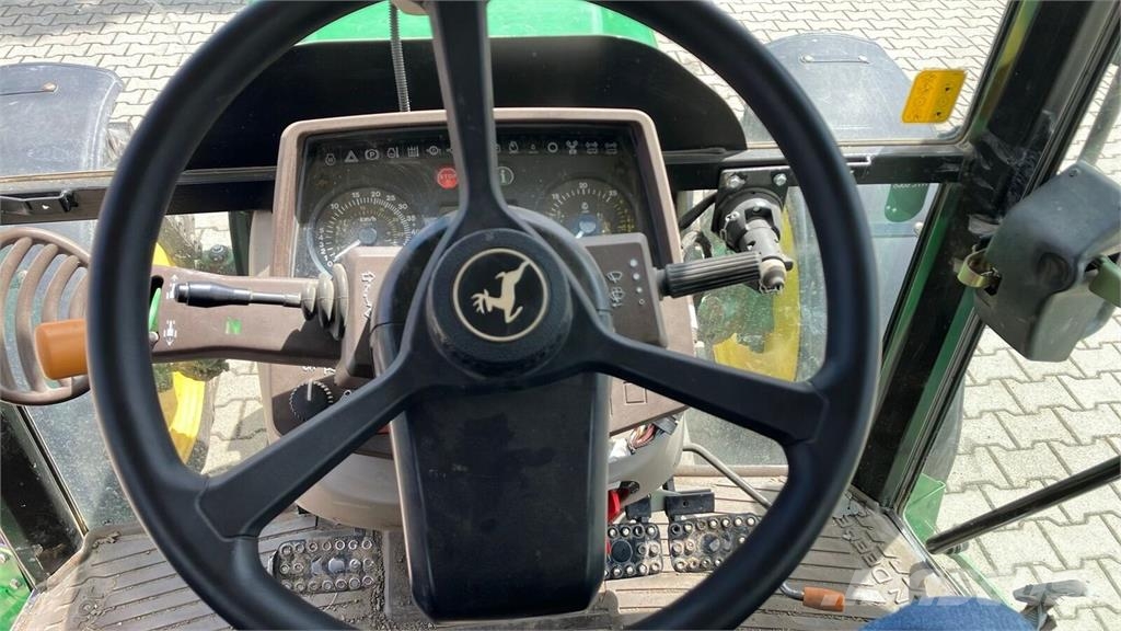 John Deere 5820 Trattori