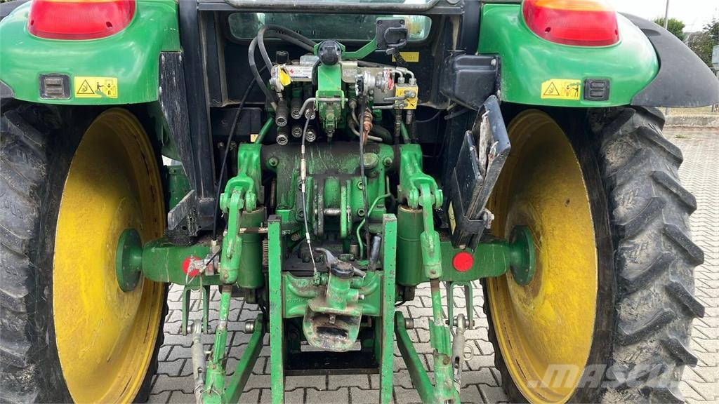 John Deere 5820 Trattori