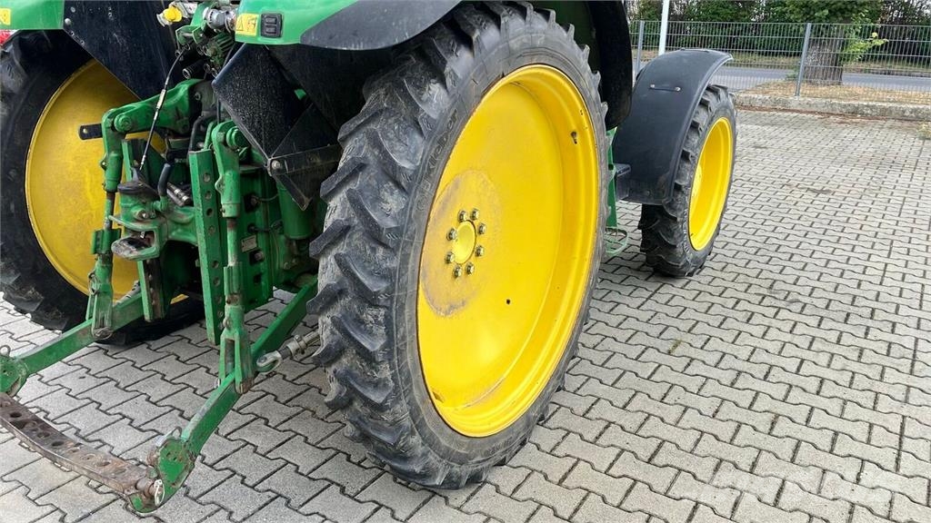 John Deere 5820 Trattori