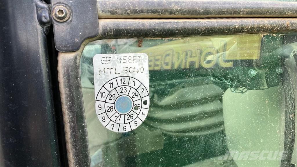John Deere 5820 Trattori