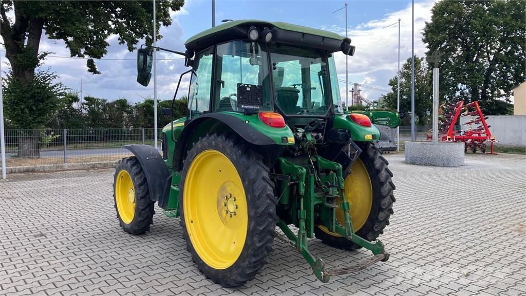 John Deere 5820 Trattori