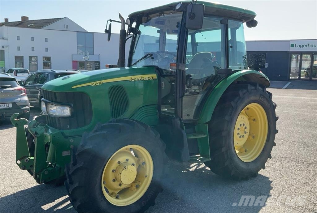 John Deere 5820 Traktorji
