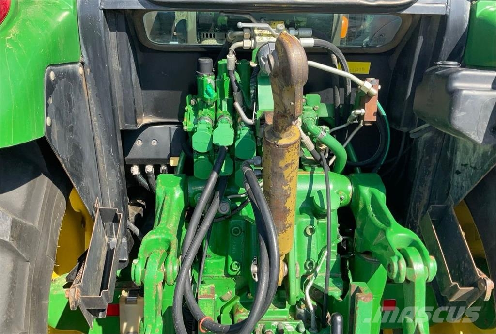 John Deere 5820 Traktorji