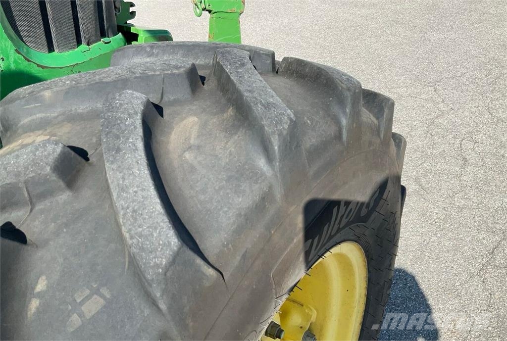 John Deere 5820 Traktorji
