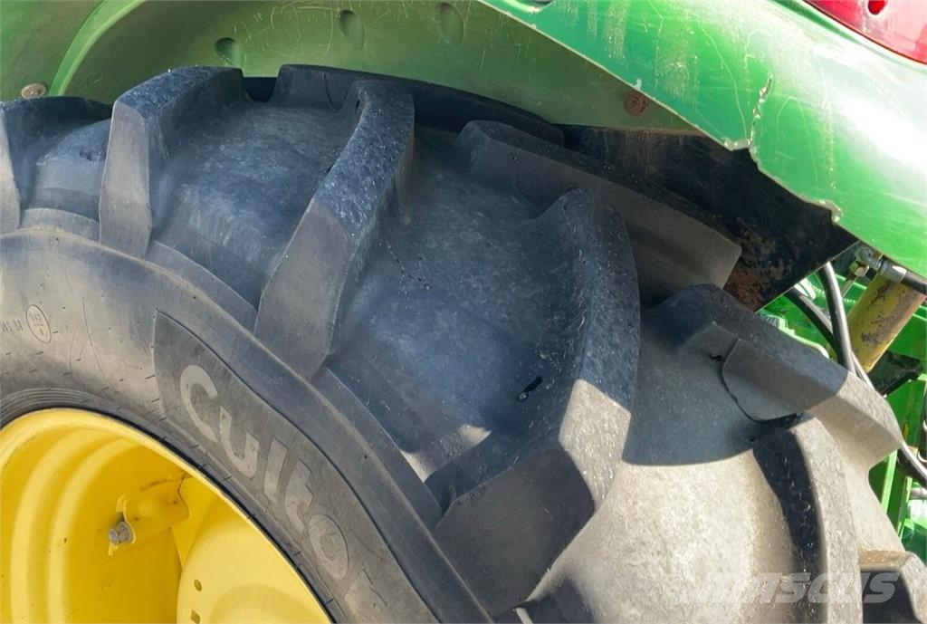 John Deere 5820 Traktorji