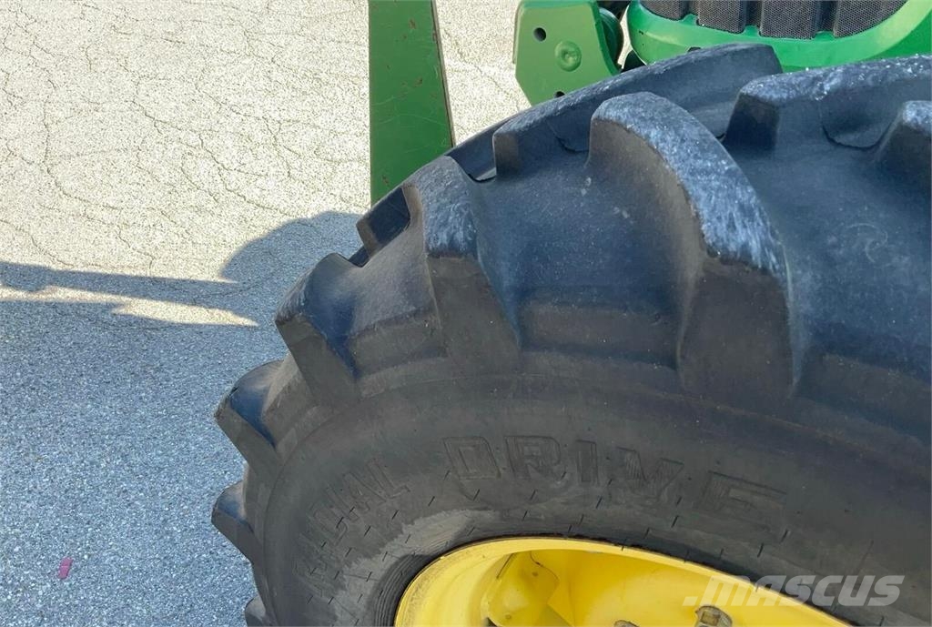 John Deere 5820 Traktorji