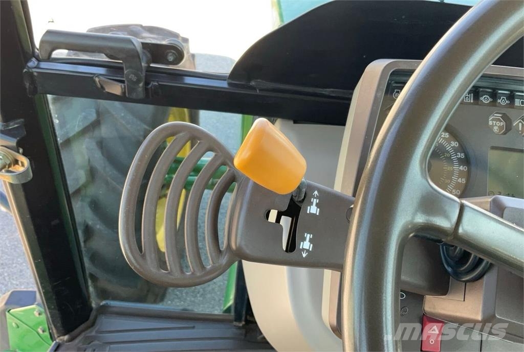 John Deere 5820 Traktorji