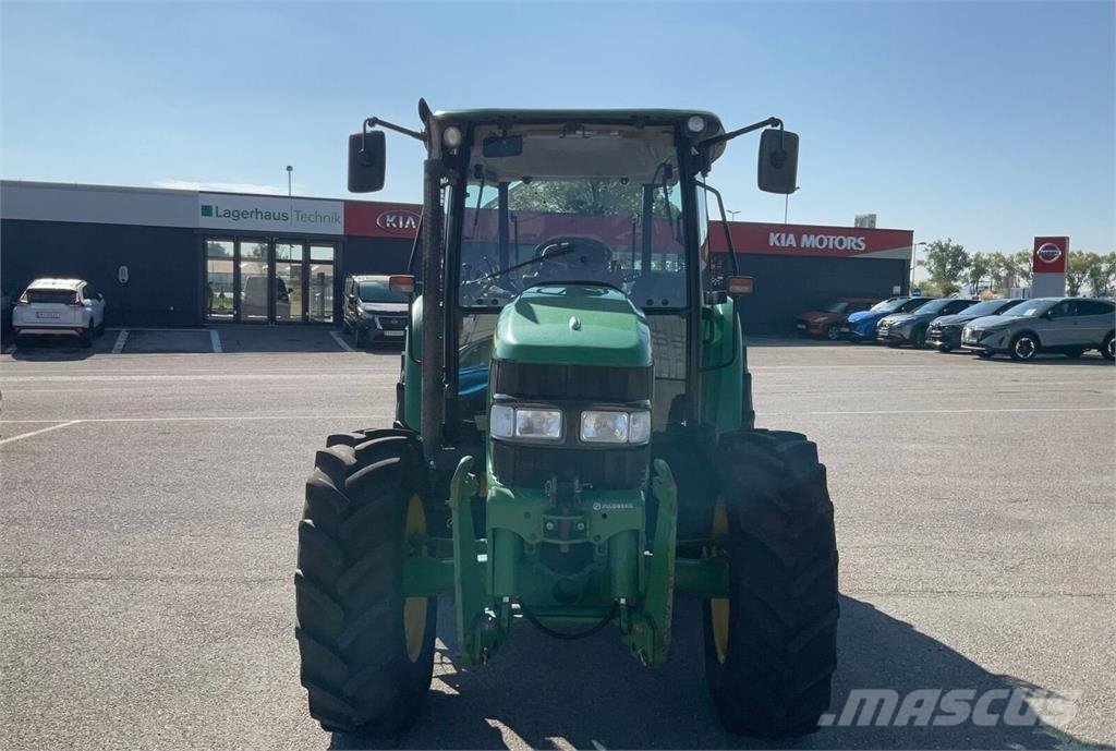 John Deere 5820 Traktorji