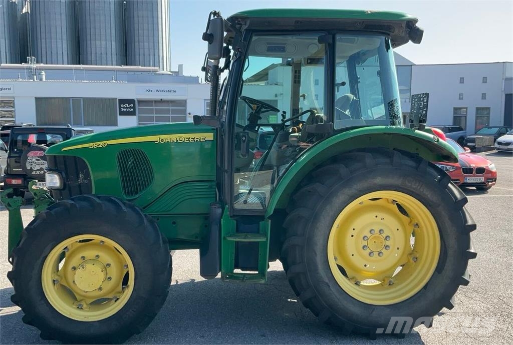 John Deere 5820 Traktorji
