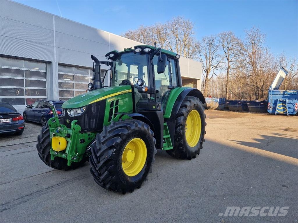John Deere 6120M الجرارات
