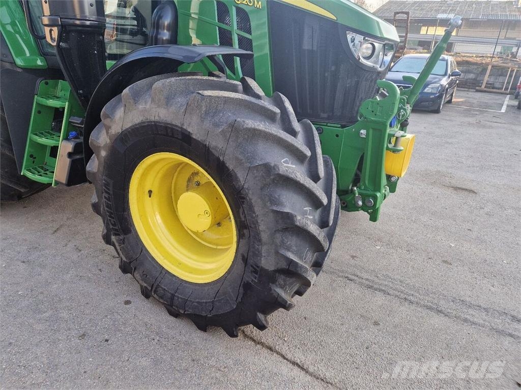 John Deere 6120M الجرارات