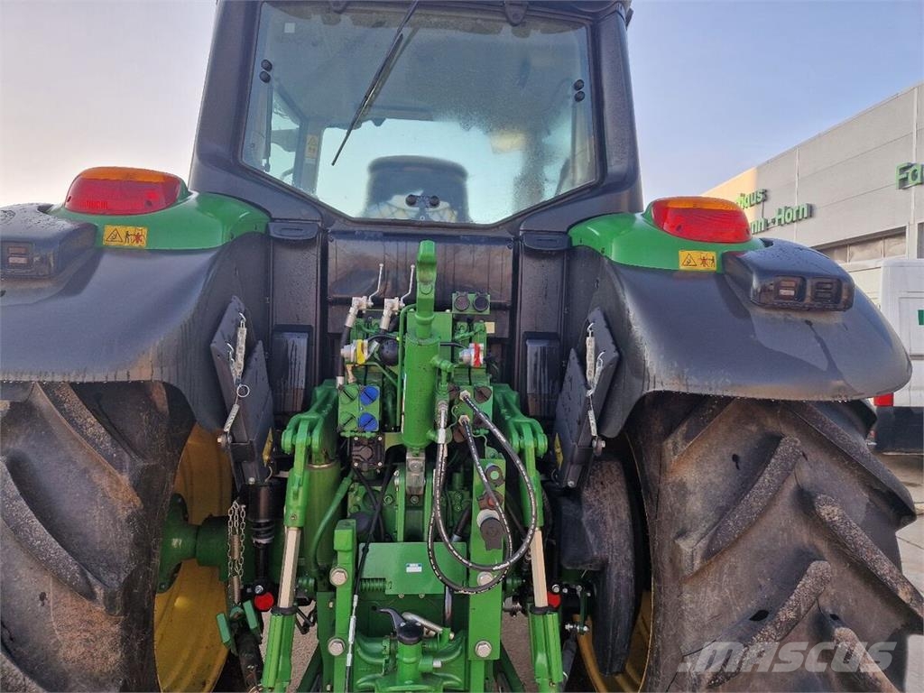 John Deere 6120M الجرارات