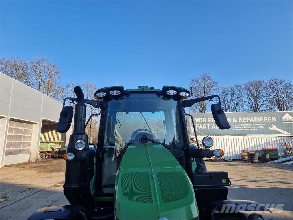 John Deere 6120M الجرارات