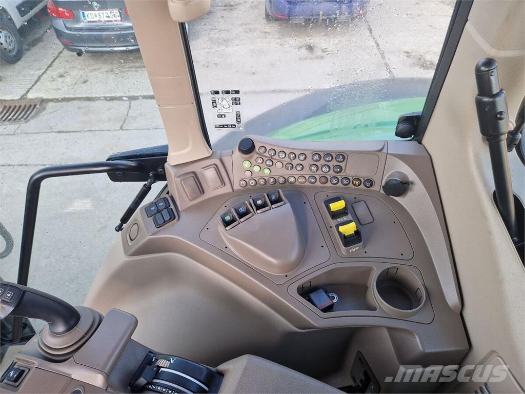 John Deere 6120M الجرارات