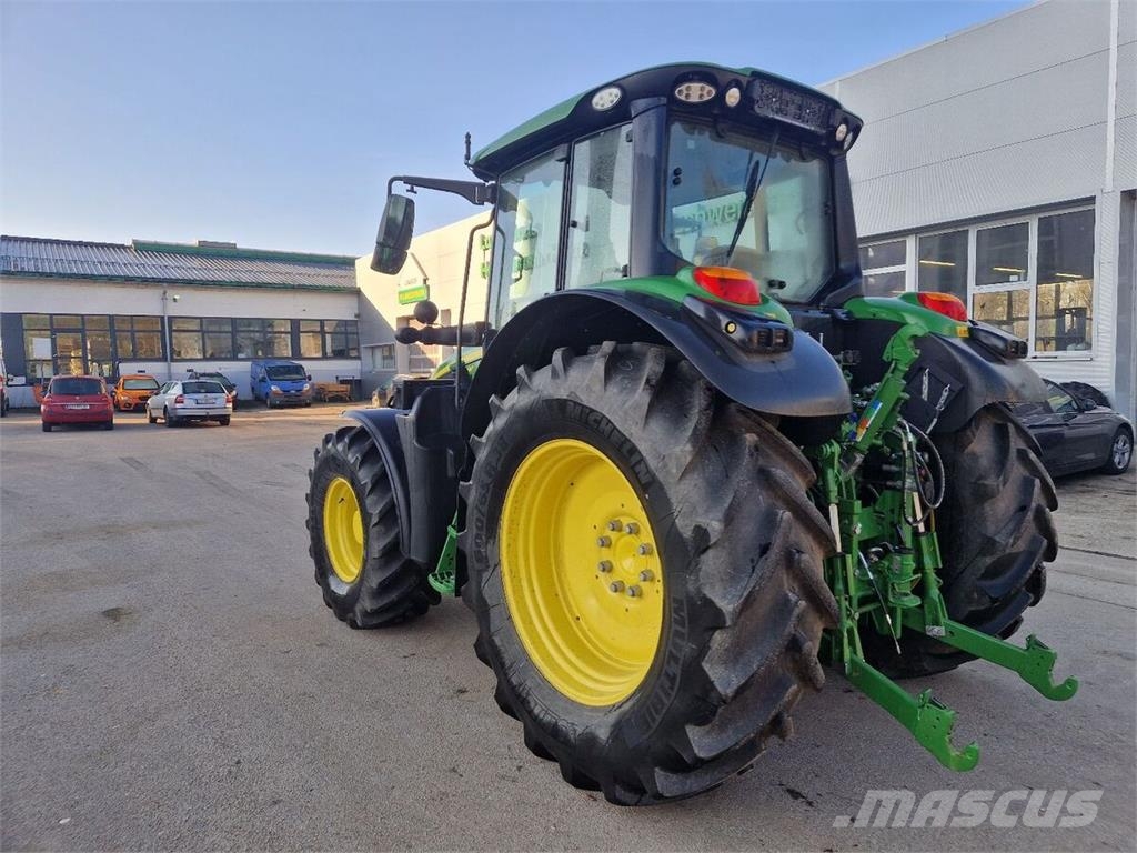 John Deere 6120M الجرارات