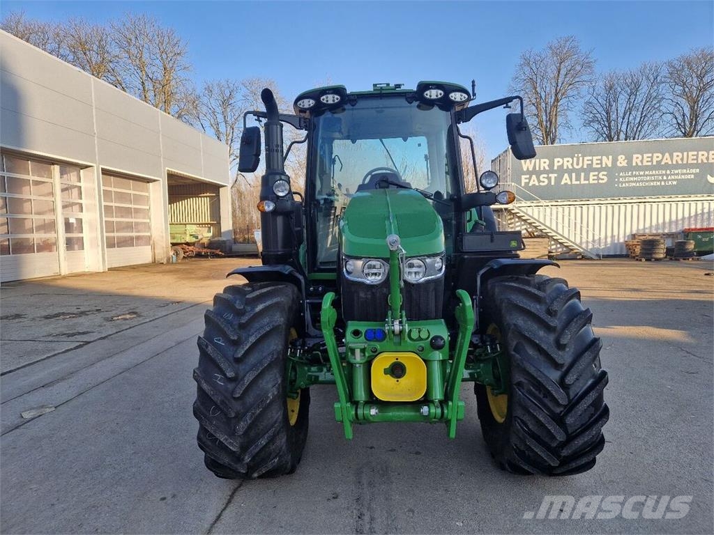 John Deere 6120M الجرارات