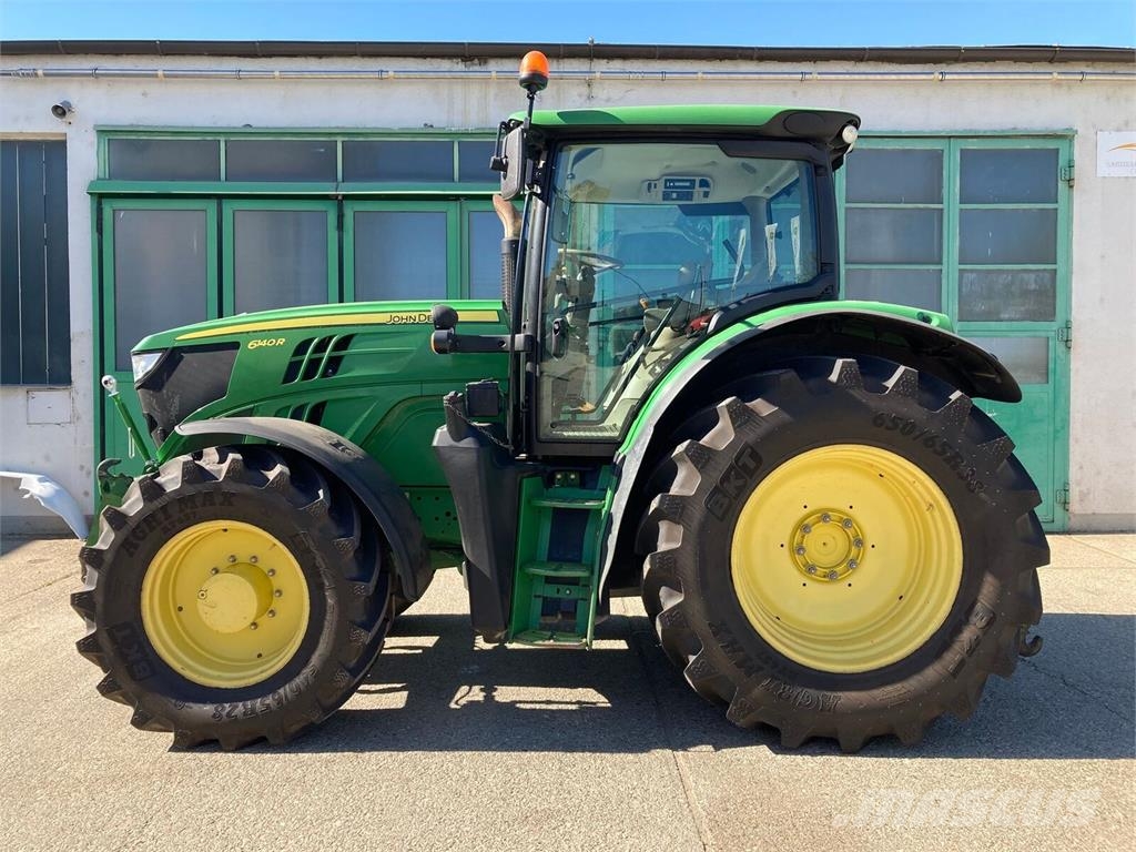 John Deere 6140R Traktori