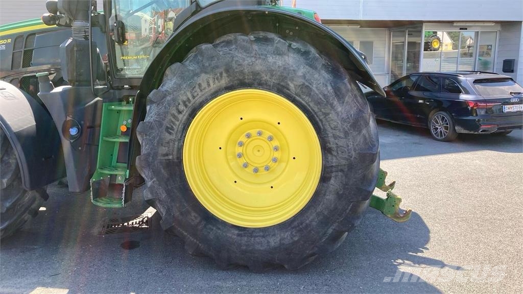 John Deere 6250R الجرارات