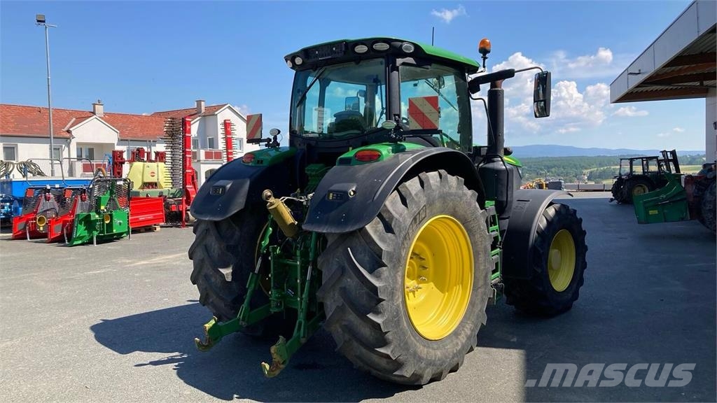 John Deere 6250R الجرارات