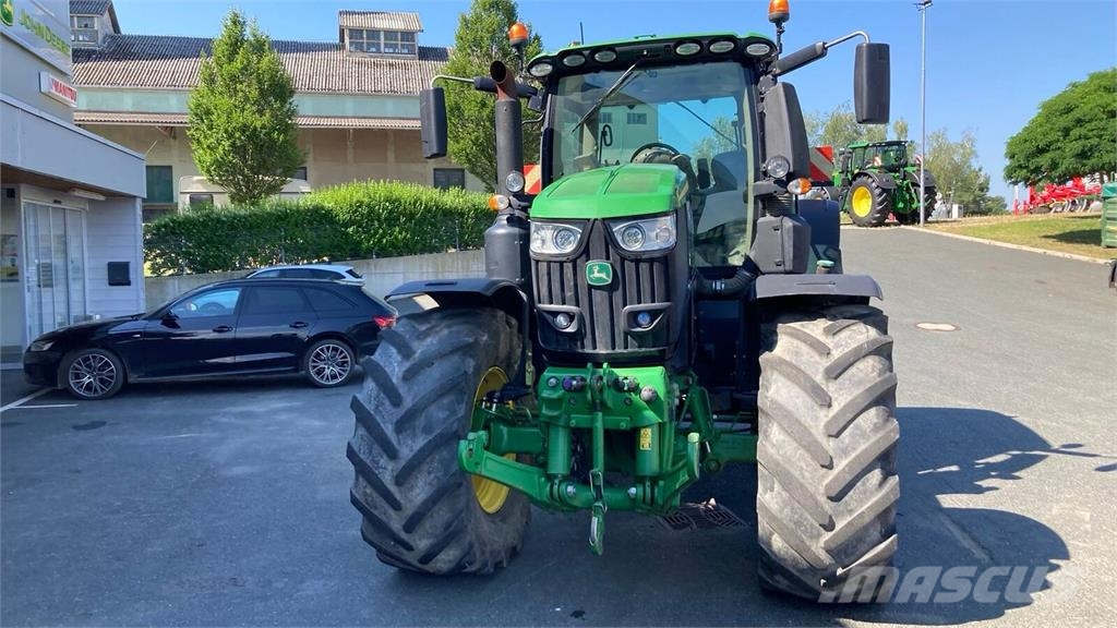 John Deere 6250R الجرارات