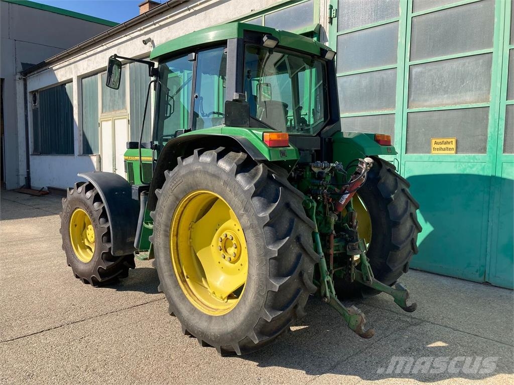 John Deere 6400 الجرارات