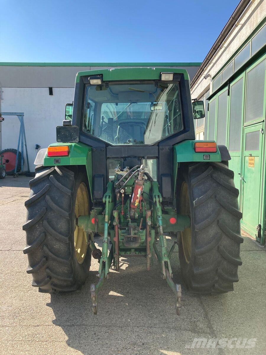 John Deere 6400 الجرارات