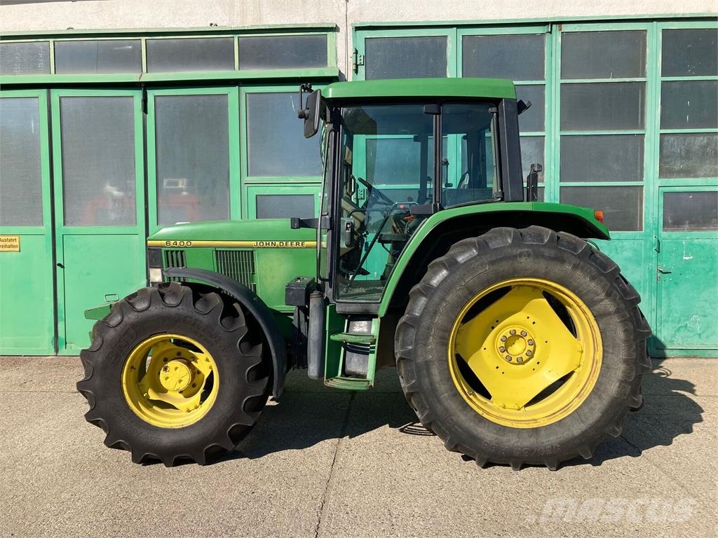 John Deere 6400 الجرارات