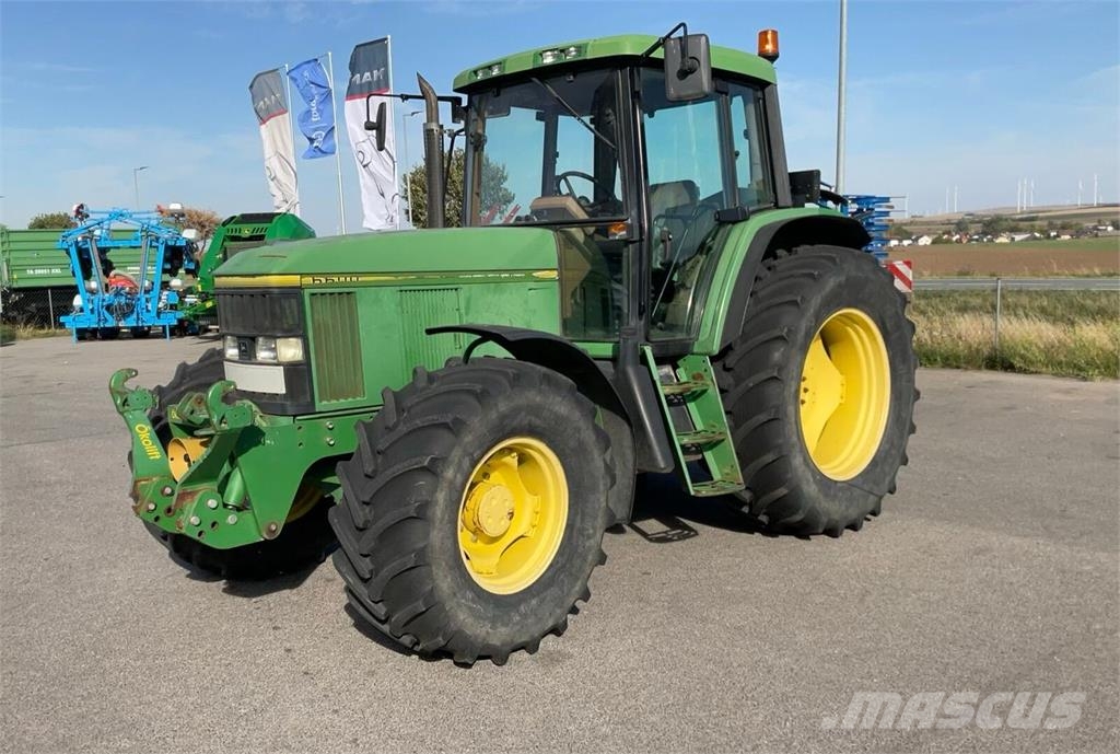 John Deere 6600 الجرارات