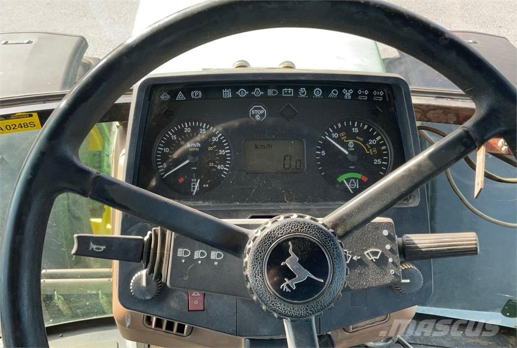 John Deere 6600 الجرارات