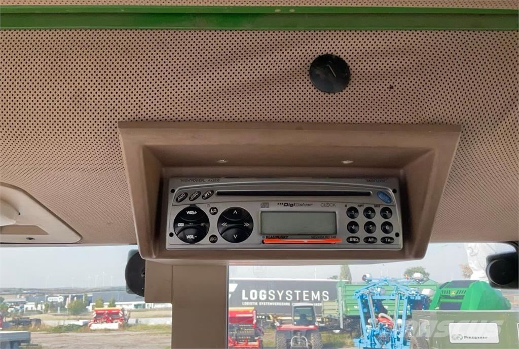 John Deere 6600 الجرارات