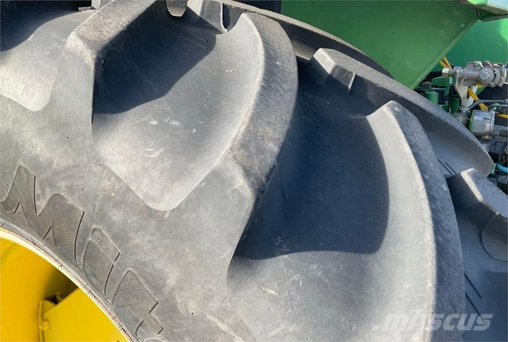 John Deere 6600 الجرارات