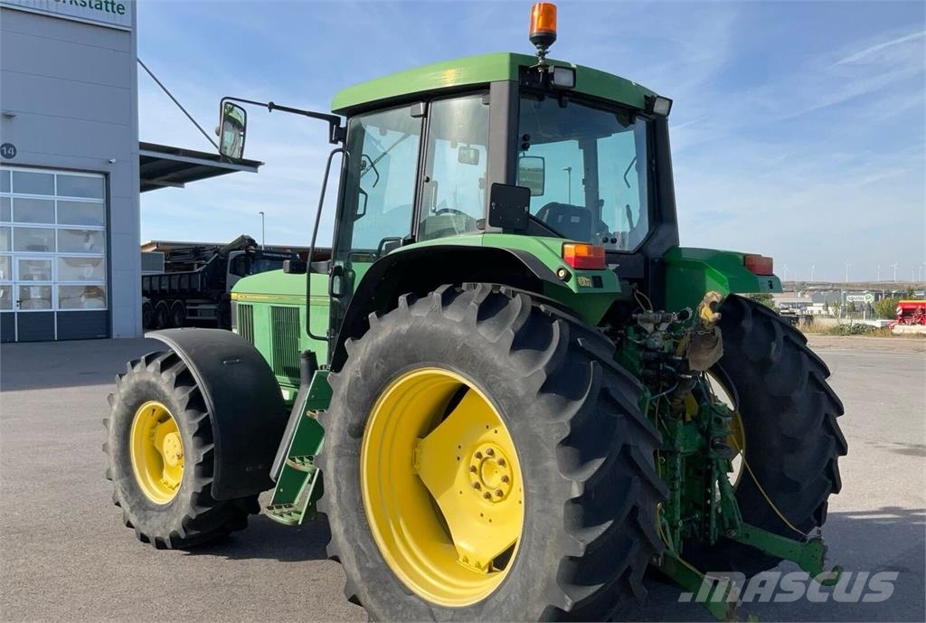 John Deere 6600 الجرارات