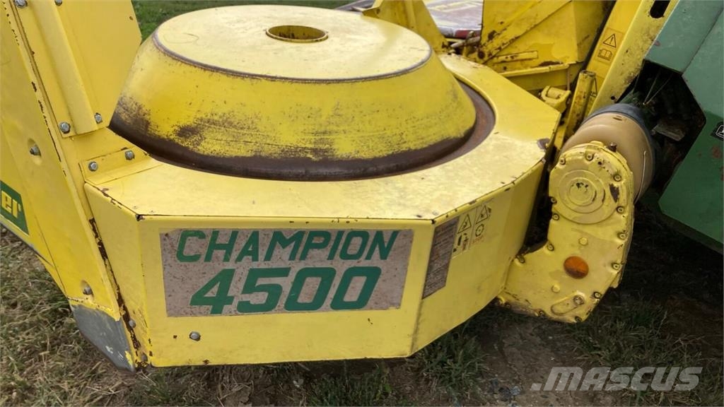 John Deere 6750 Kombajni za krmo