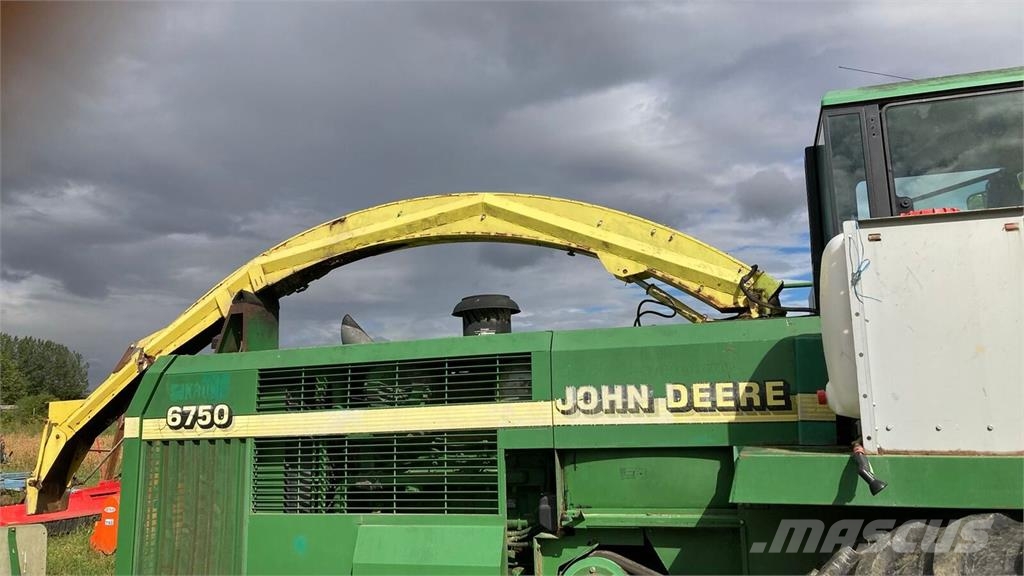John Deere 6750 Kombajni za krmo