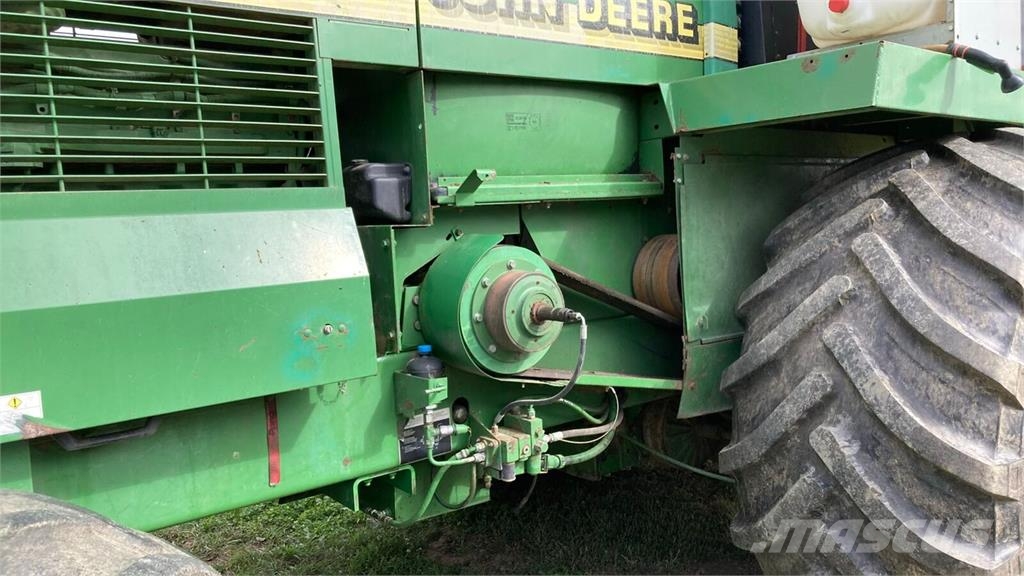 John Deere 6750 Kombajni za krmo