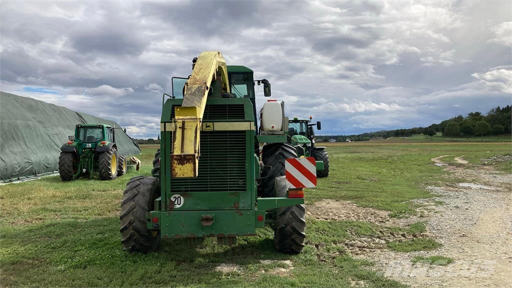 John Deere 6750 Kombajni za krmo