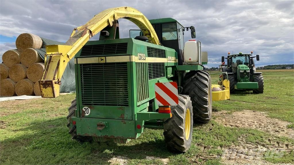 John Deere 6750 Kombajni za krmo