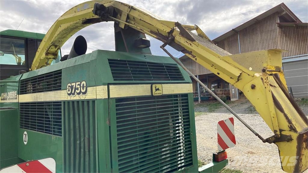 John Deere 6750 Kombajni za krmo