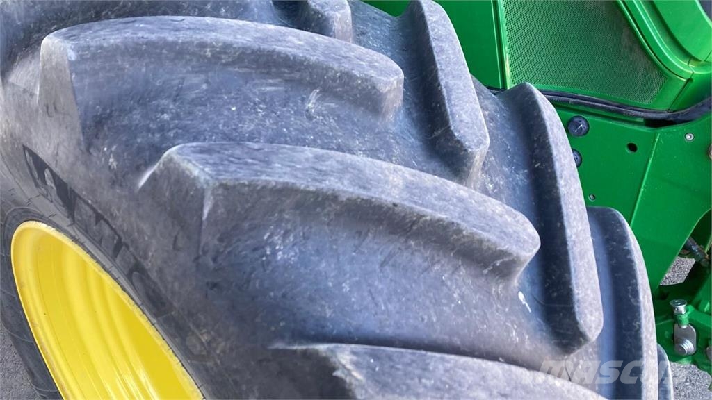 John Deere 6R 150 الجرارات